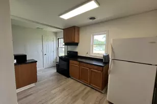 401 E College St, Kewanee, IL 61443 - Photo 7