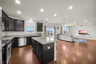 4255 Fraser Cir, Naperville, IL 60564 - Photo 17