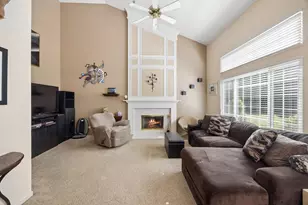 190 Lake Dr S, Algonquin, IL 60102 - Photo 7