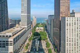 800 N Michigan Ave, Chicago, IL 60611 - Photo 3