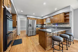 6076 Angel Ln, Lisle, IL 60532 - Photo 7