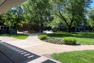 4800 S Lake Park Ave, Chicago, IL 60615 - Photo 5