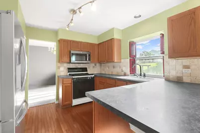 1646 Gleneagle Drive, Carpentersville, IL 60110 - Photo 9