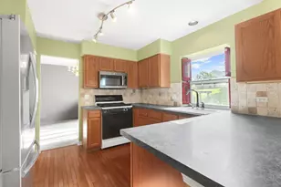 1646 Gleneagle Dr, Carpentersville, IL 60110 - Photo 9