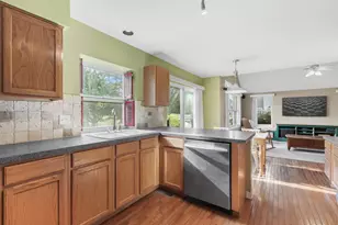 1646 Gleneagle Dr, Carpentersville, IL 60110 - Photo 7