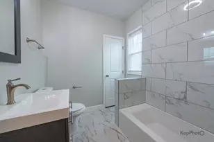 7727 S Stewart Ave, Chicago, IL 60620 - Photo 17