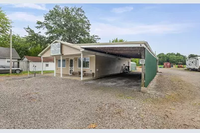 1095 W Robinson Street, Wayne City, IL 62895 - Photo 35