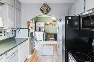 1095 W Robinson St, Wayne City, IL 62895 - Photo 21