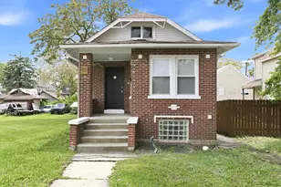 22 E 19th Pl, Chicago Heights, IL 60411 - Photo 1