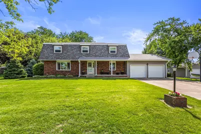910 N Bell Street, Gibson City, IL 60936 - Photo 1