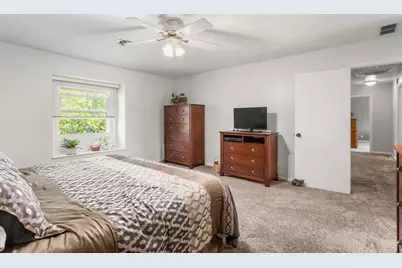 910 N Bell Street, Gibson City, IL 60936 - Photo 39