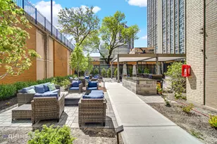 3950 N Lake Shore Dr, Chicago, IL 60613 - Photo 21