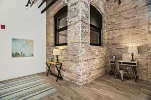 153 W Ohio St, Chicago, IL 60654 - Photo 13