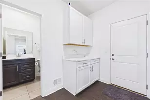 1110 Williamsbury Dr, Crystal Lake, IL 60012 - Photo 11