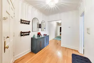 7442 N Hoyne Ave, Chicago, IL 60645 - Photo 3