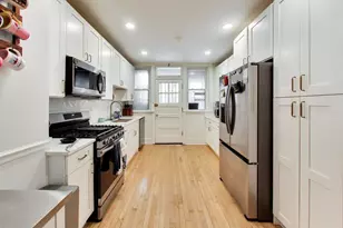 7442 N Hoyne Ave, Chicago, IL 60645 - Photo 9