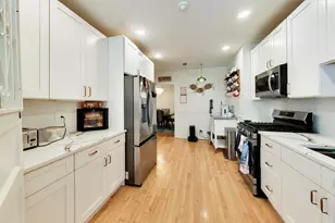 7442 N Hoyne Ave, Chicago, IL 60645 - Photo 11