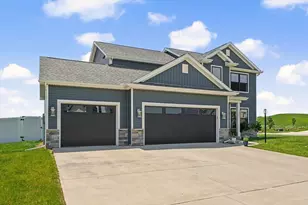 301 Sutton St, Savoy, IL 61874 - Photo 3