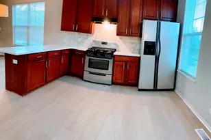 775 Lewisburg Ln, Aurora, IL 60504 - Photo 5