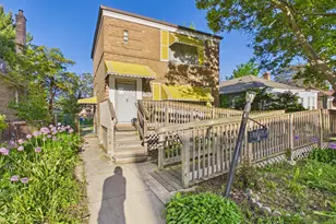 10009 S Emerald Ave, Chicago, IL 60628 - Photo 3