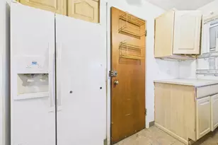 10009 S Emerald Ave, Chicago, IL 60628 - Photo 9