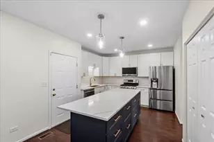 301 Lucille Ln, Schaumburg, IL 60193 - Photo 7