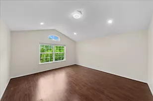 301 Lucille Ln, Schaumburg, IL 60193 - Photo 11
