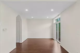 301 Lucille Ln, Schaumburg, IL 60193 - Photo 5
