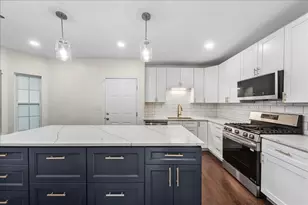 301 Lucille Ln, Schaumburg, IL 60193 - Photo 9