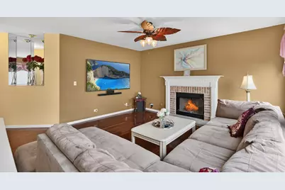 320 Starwood Pass, Lake in the Hills, IL 60156 - Photo 3