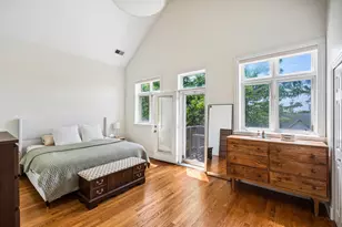 2001 W Addison St, Chicago, IL 60618 - Photo 11