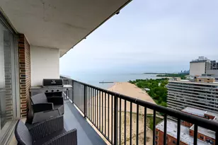 5855 N Sheridan Rd, Chicago, IL 60660 - Photo 3