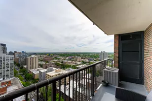 5855 N Sheridan Rd, Chicago, IL 60660 - Photo 15
