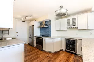 5855 N Sheridan Rd, Chicago, IL 60660 - Photo 5