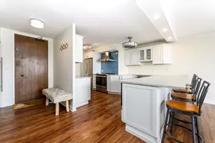 5855 N Sheridan Rd, Chicago, IL 60660 - Photo 3