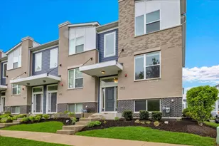 29W710 Cambridge Ct, Warrenville, IL 60555 - Photo 1