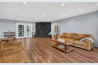 2843 S Briarwood Drive E, Arlington Heights, IL 60005 - Photo 3