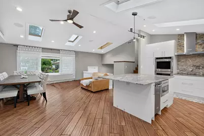 2843 S Briarwood Drive E, Arlington Heights, IL 60005 - Photo 7