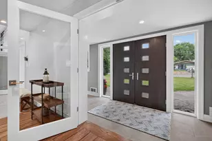 2843 S Briarwood Dr E, Arlington Heights, IL 60005 - Photo 5