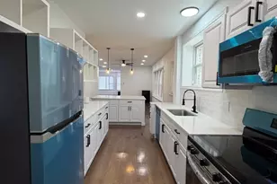 8040 S Rhodes Ave, Chicago, IL 60619 - Photo 11