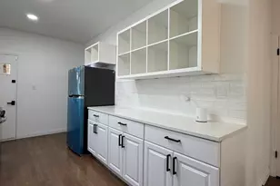 8040 S Rhodes Ave, Chicago, IL 60619 - Photo 7