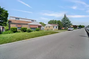 10912 S Pulaski Rd, Oak Lawn, IL 60453 - Photo 3