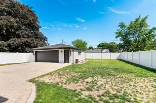 1613 Jones St, Joliet, IL 60435 - Photo 25