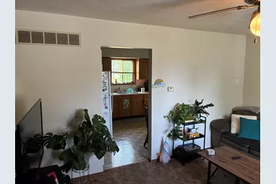 205 E Logan Street, Atlanta, IL 61723 - Photo 9