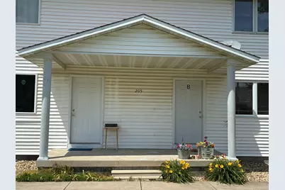 205 E Logan Street, Atlanta, IL 61723 - Photo 3