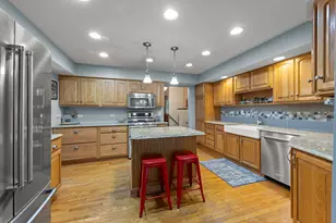 11S669 Schillinger Dr, Naperville, IL 60564 - Photo 13
