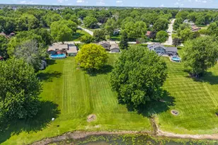 11S669 Schillinger Dr, Naperville, IL 60564 - Photo 35