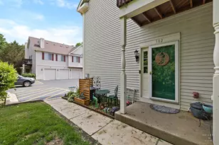 582 Fox Ridge Dr, Fox Lake, IL 60020 - Photo 5