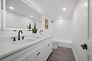 1490 Avignon Ct, Highland Park, IL 60035 - Photo 11