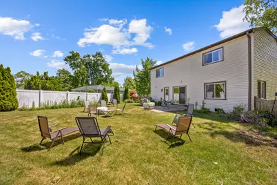652 Cherry Valley Road, Vernon Hills, IL 60061 - Photo 21